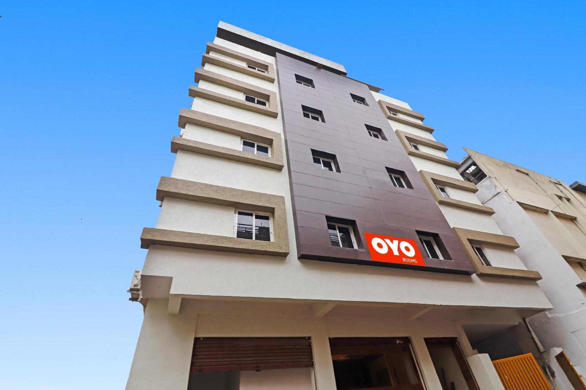 Hotel O Night Eye Hyderabad Bagian luar foto