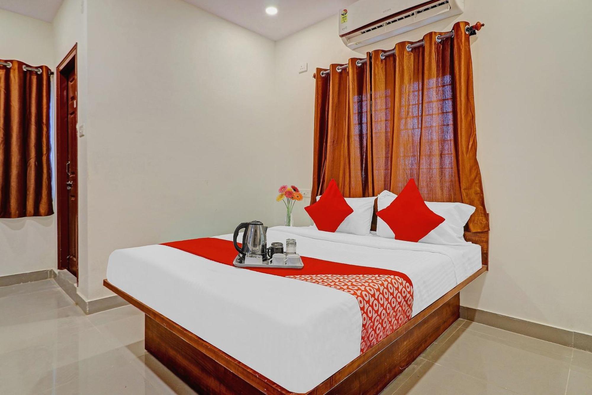Hotel O Night Eye Hyderabad Bagian luar foto