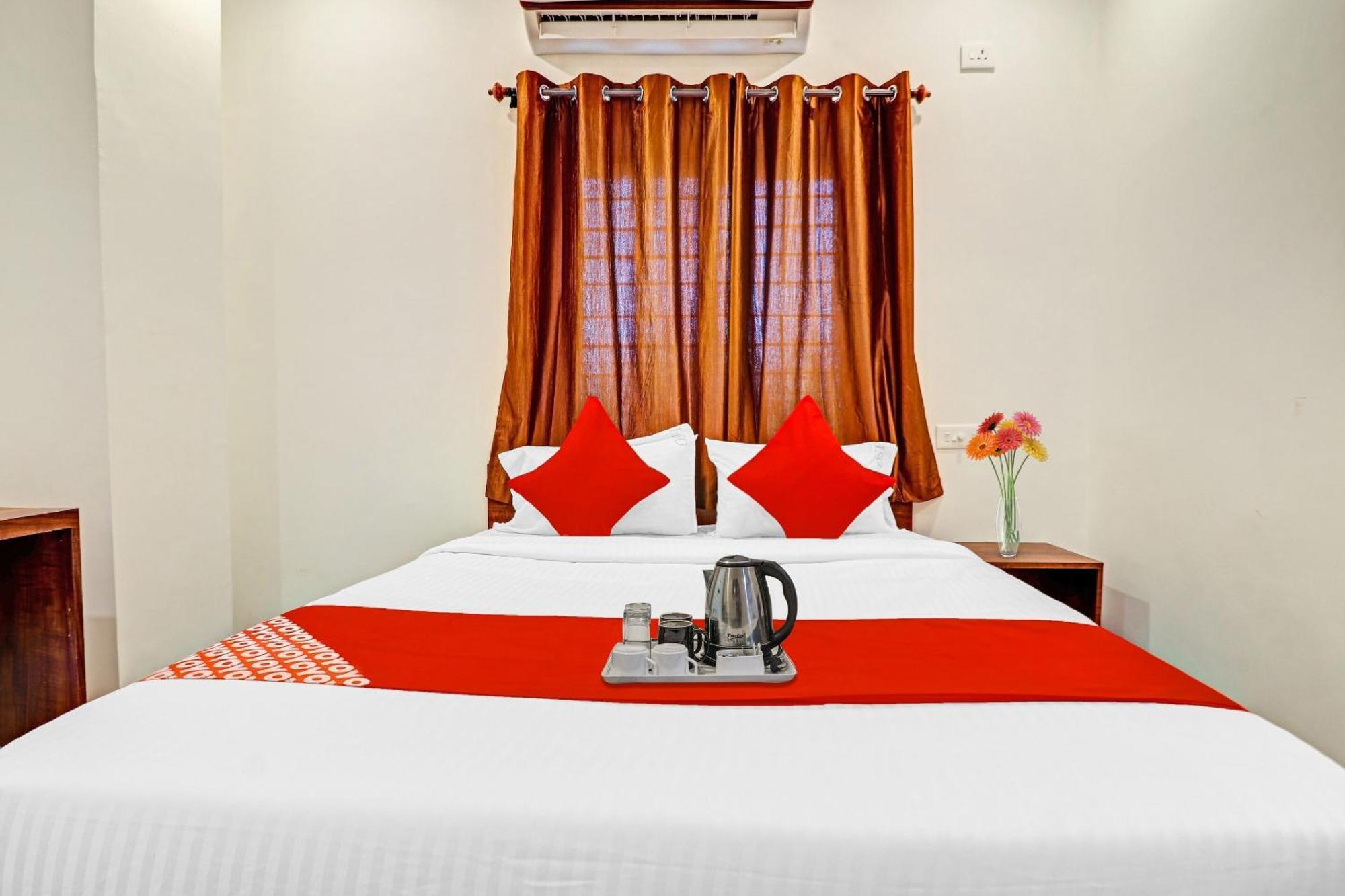 Hotel O Night Eye Hyderabad Bagian luar foto
